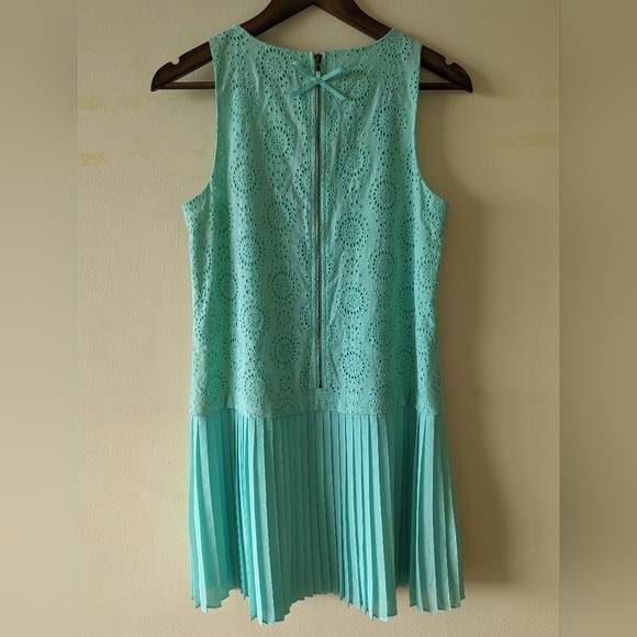 Ann Taylor LOFT eyelet mint green mini dress drop waist pleated hem size 4 - Picture 5 of 13